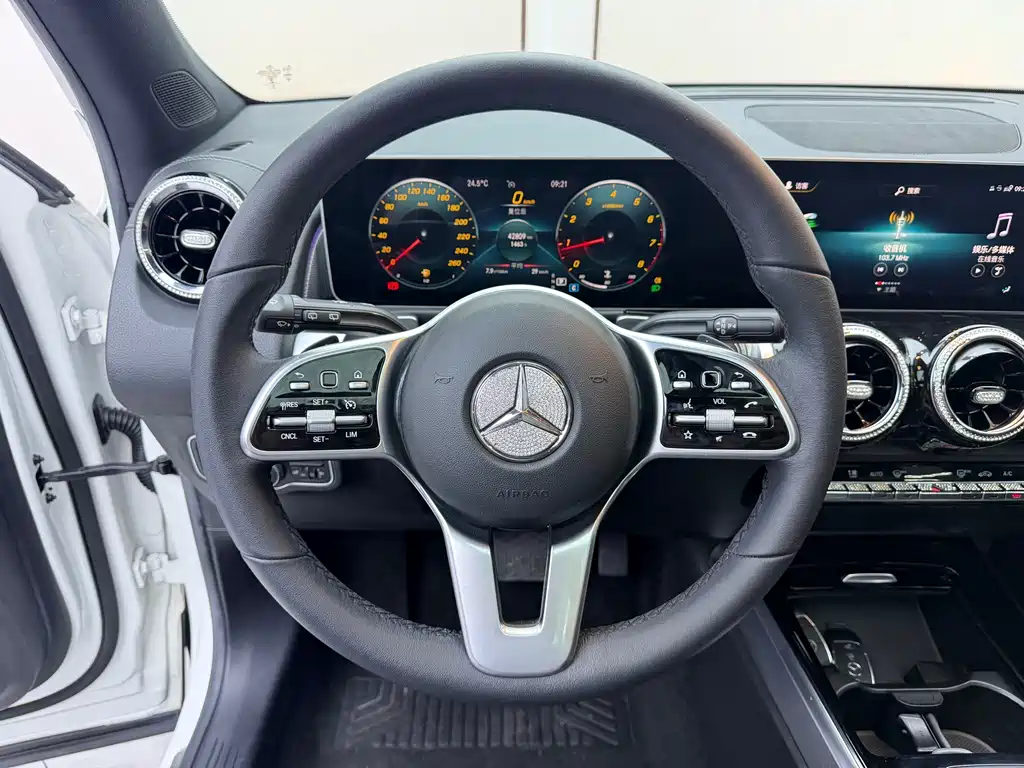 Mercedes-Benz GLB 2021 — фото 11