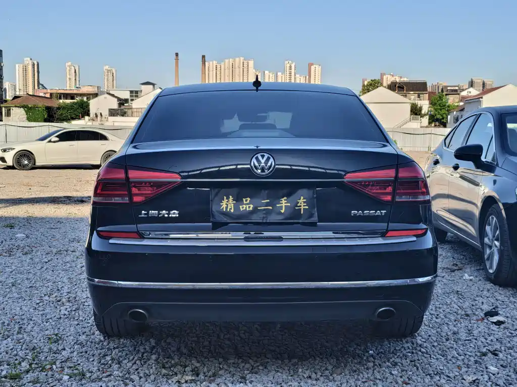 Volkswagen Passat 2016 — фото 10