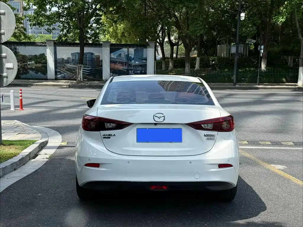 Mazda 3 Axela 2014 — фото 12