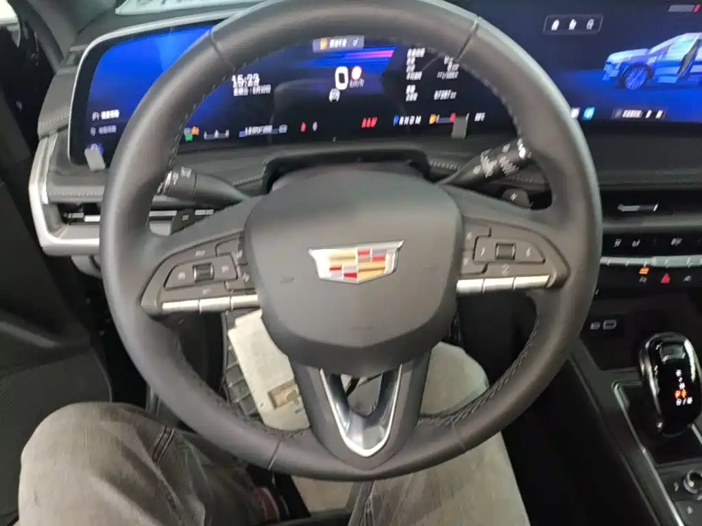 Cadillac XT4 2023 — фото 11