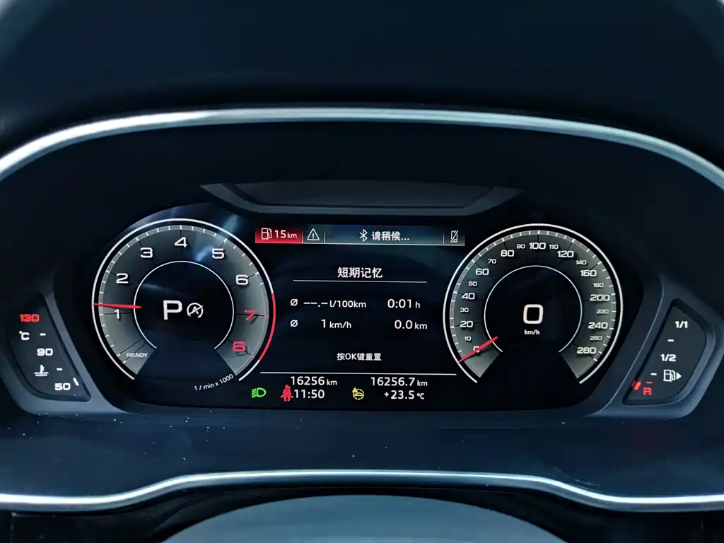 Audi Q3 2022 — фото 11