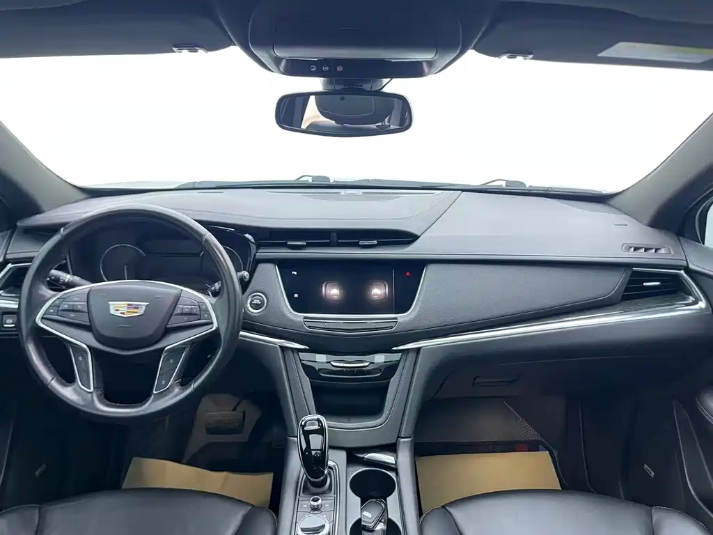 Cadillac XT5 2020 — фото 11