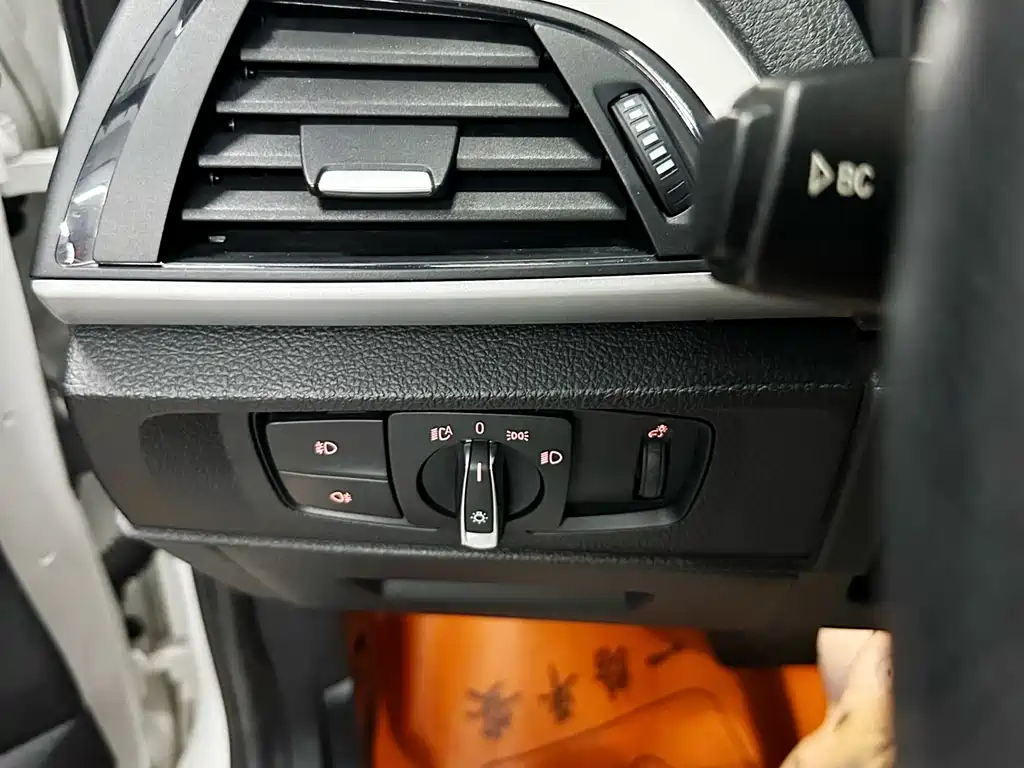 BMW 1 Series 2015 — фото 12