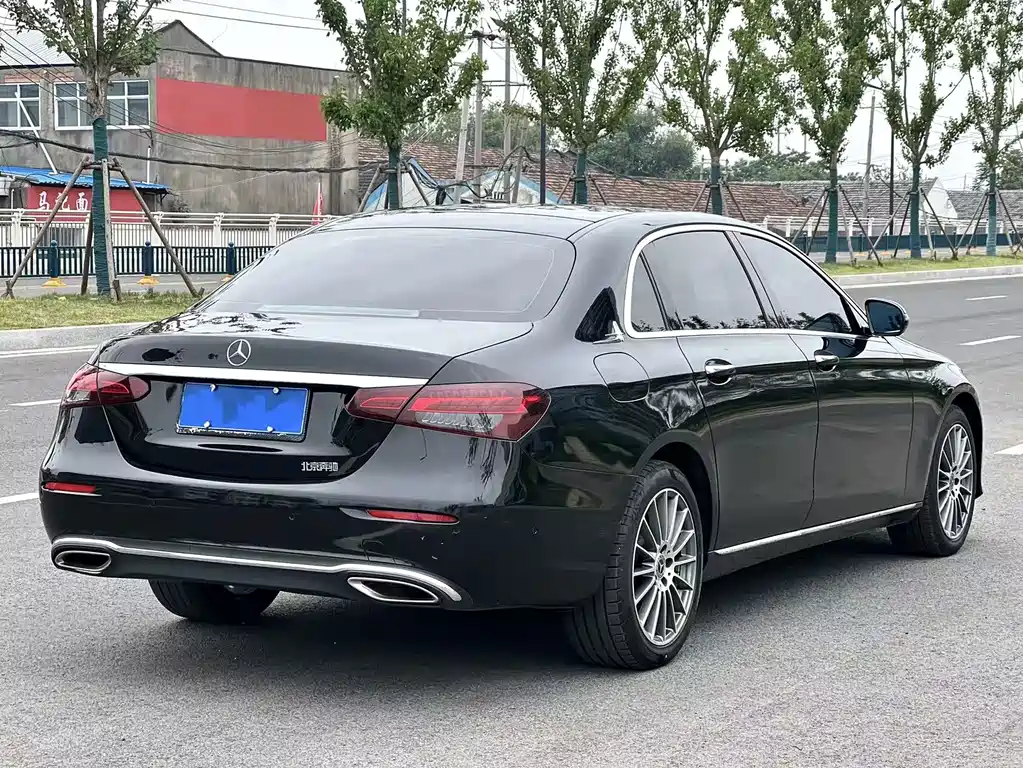 Mercedes-Benz E-Class 2023 — фото 6