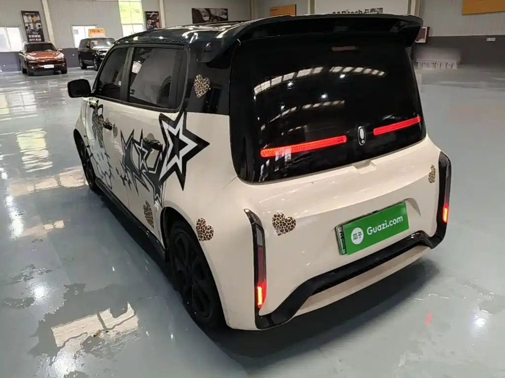 Ora White Cat 2022