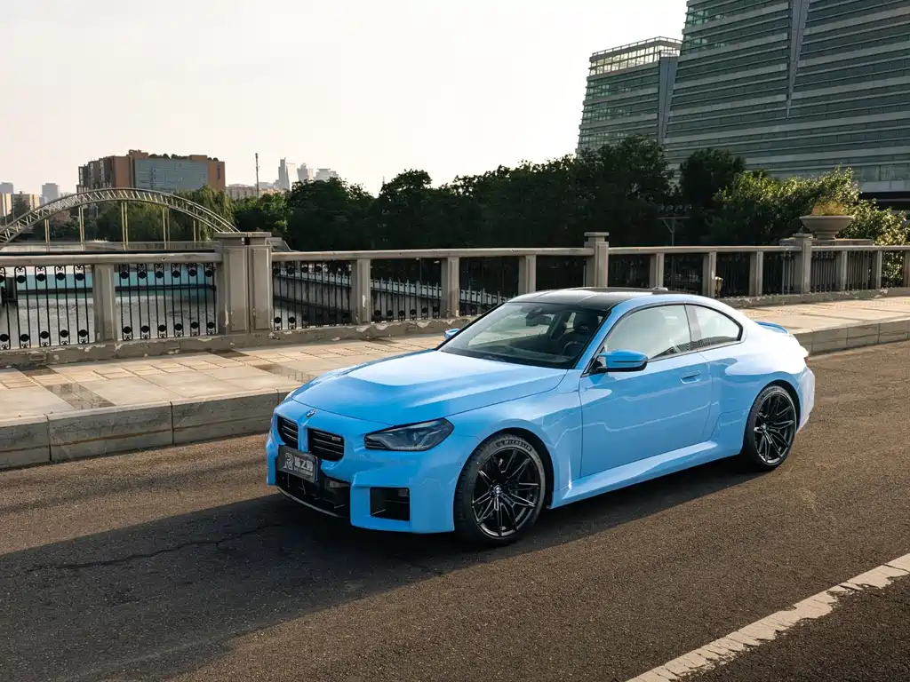 BMW M2 2025