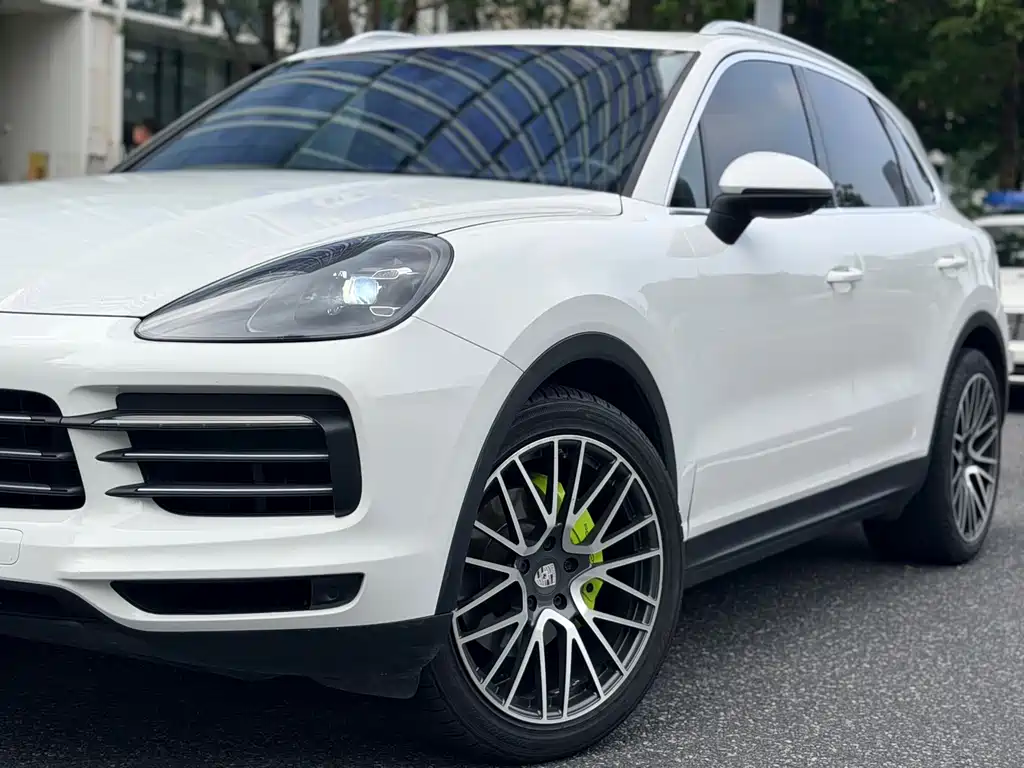 Porsche Cayenne Hybrid 2020 — фото 10