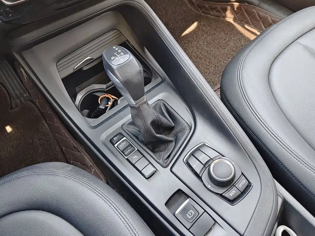 BMW X1 2017 — фото 12