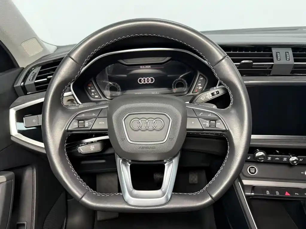 Audi Q3 2022 — фото 12