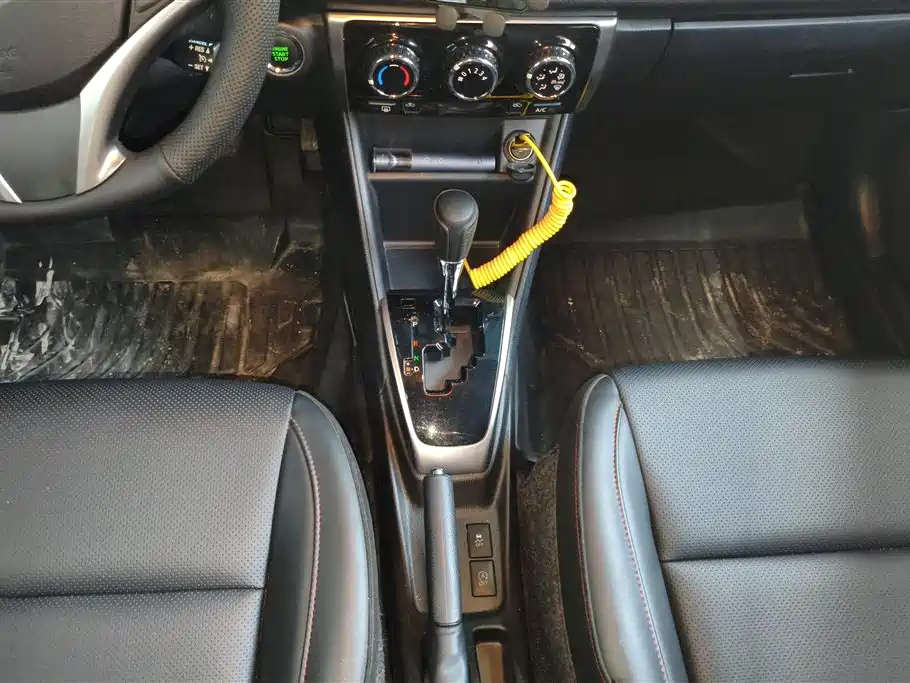Toyota Yaris L 2020 — фото 16