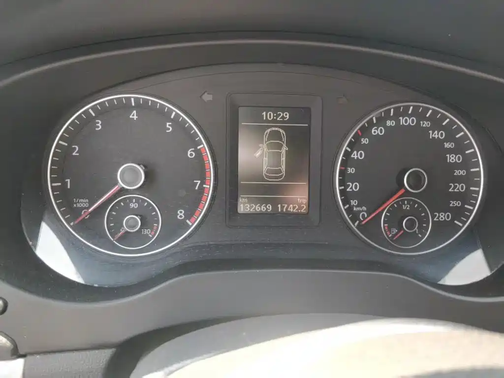 Volkswagen Sagitar 2013