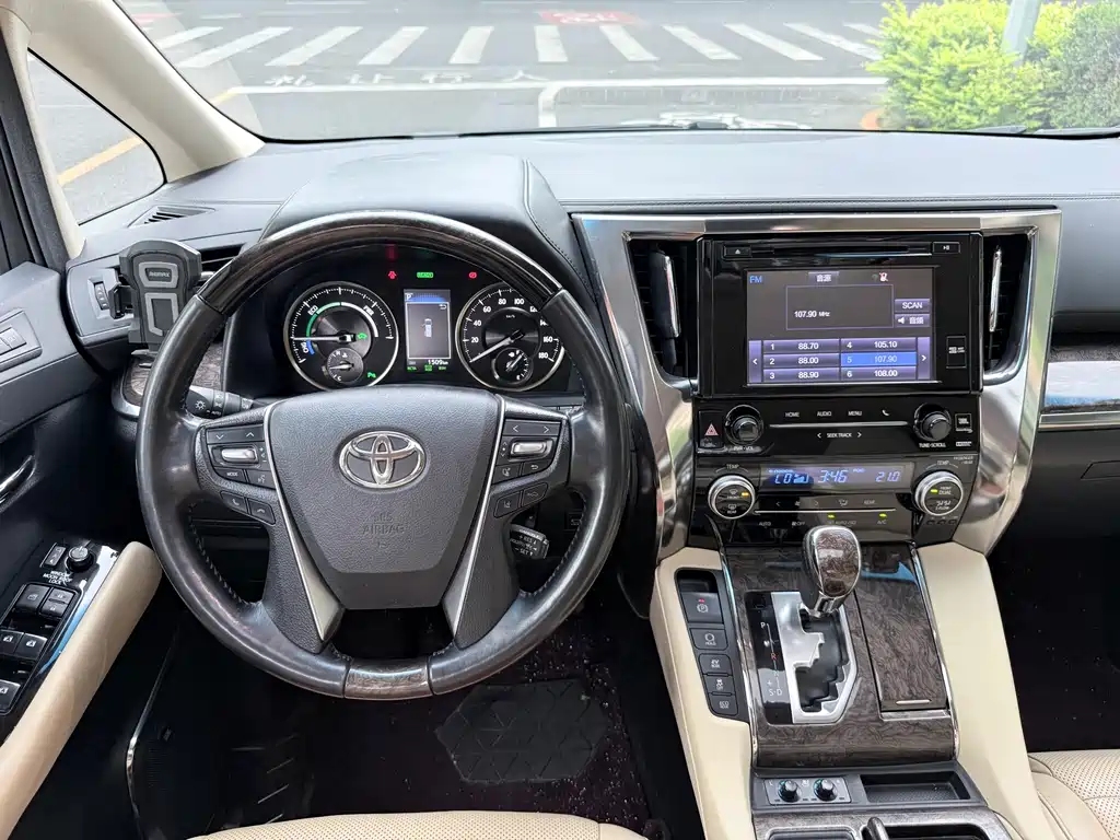 Toyota Alphard 2020 — фото 14