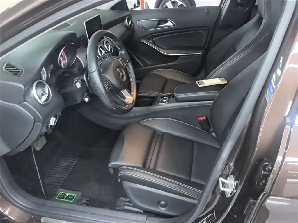 Mercedes-Benz GLA 2017 — фото 15