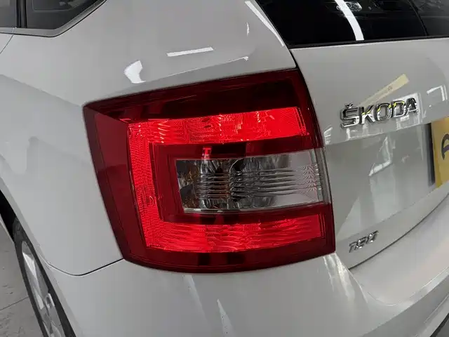 Skoda Rapid Spaceback 2017 — фото 15