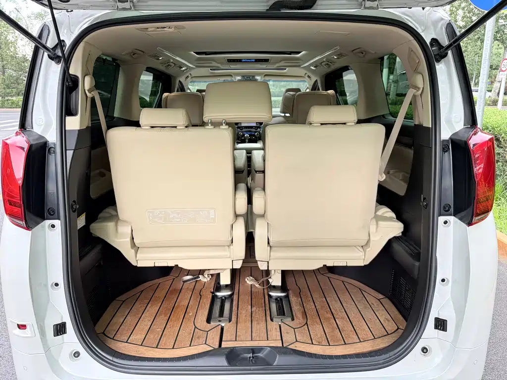Toyota Alphard 2020 — фото 23