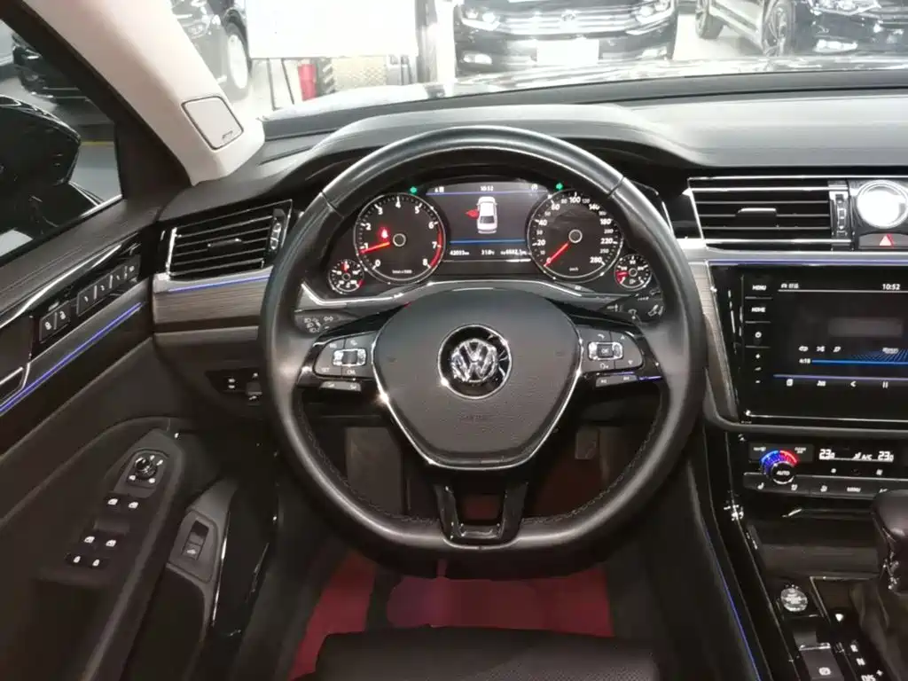 Volkswagen Phideon 2019 — фото 11