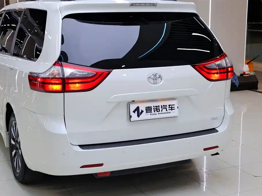 Toyota Sienna 2020 — фото 6