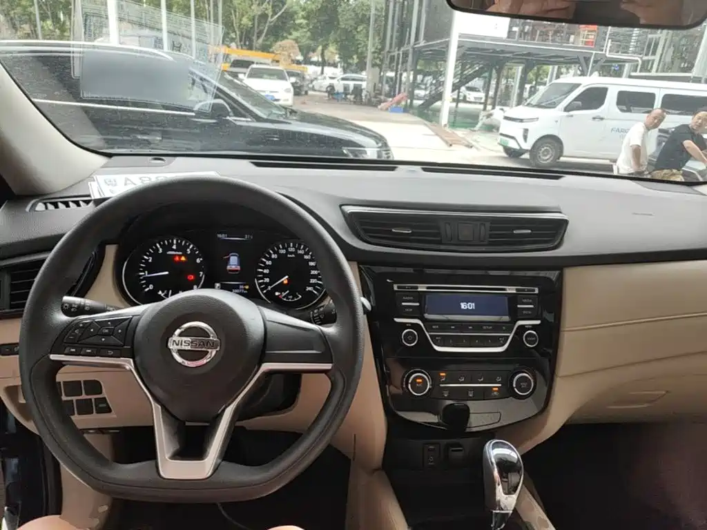 Nissan X-Trail 2017 — фото 10