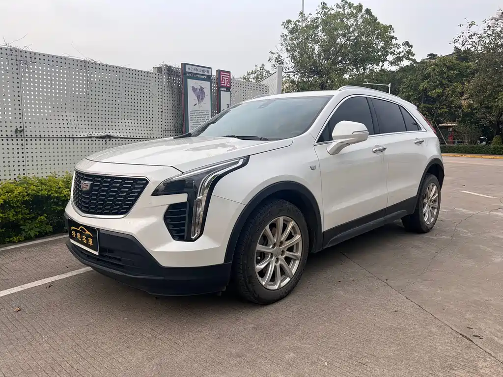 Cadillac XT4 2021 — фото 1
