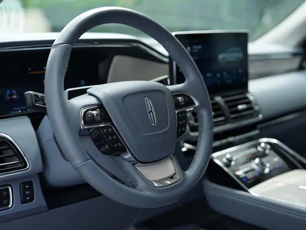 Lincoln Navigator 2022 — фото 14