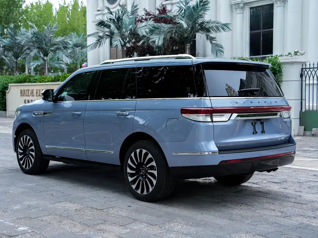 Lincoln Navigator 2022 — фото 4