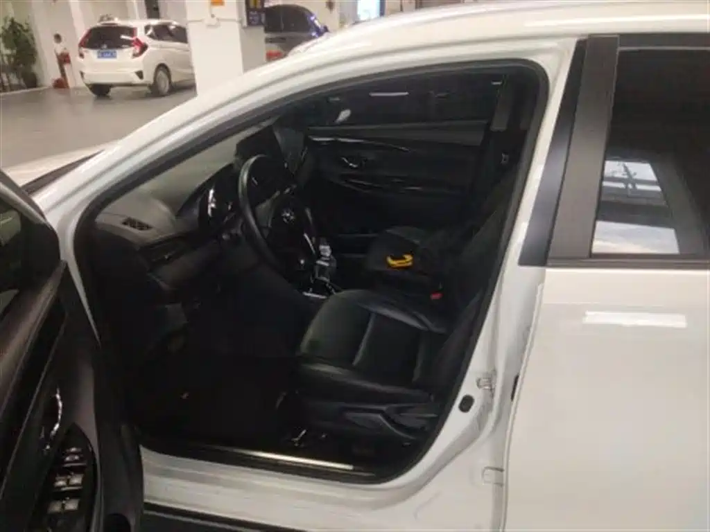 Toyota Yaris L 2023