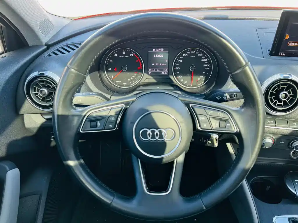 Audi A3 2018 — фото 8