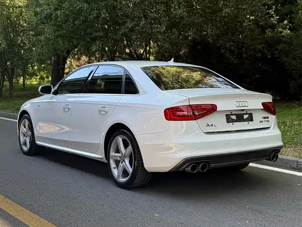Audi A4L 2016