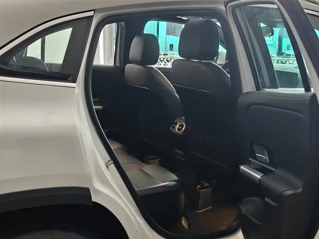 Mercedes-Benz GLA 2023 — фото 11
