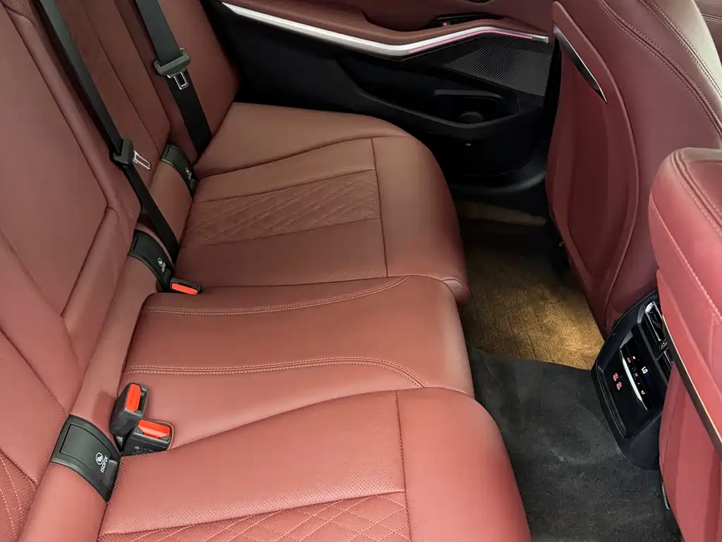 BMW 3 Series 2025
