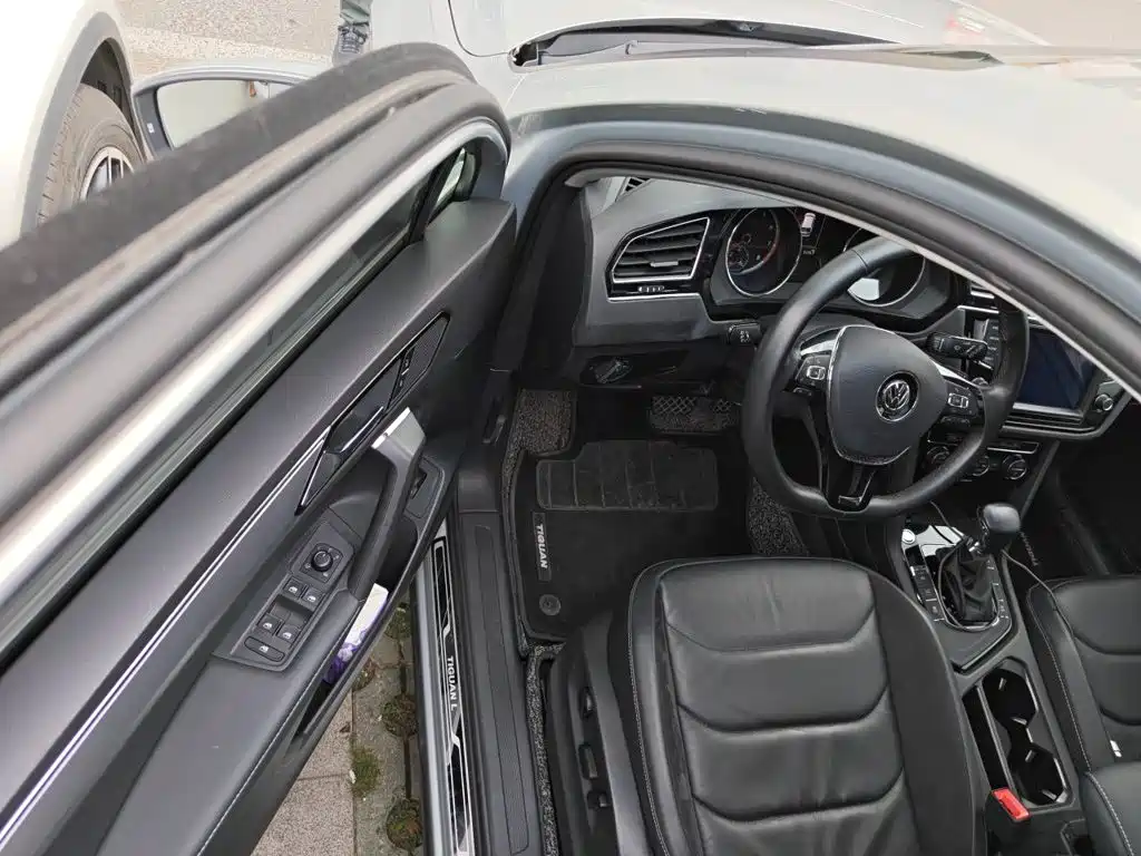 Volkswagen Tiguan L 2018 — фото 13