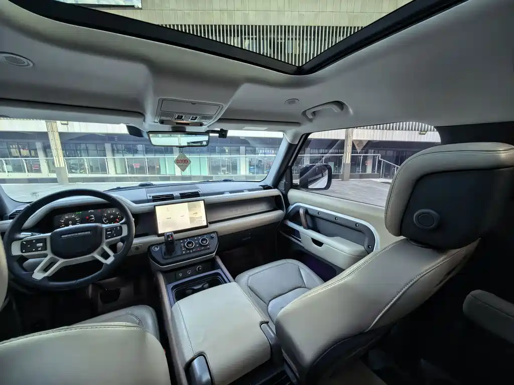 Land Rover Defender 2022 — фото 14