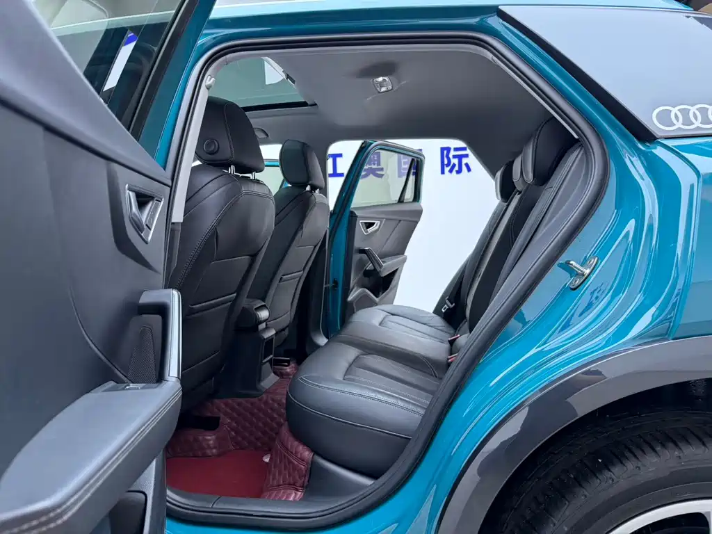 Audi Q2L 2023 — фото 16