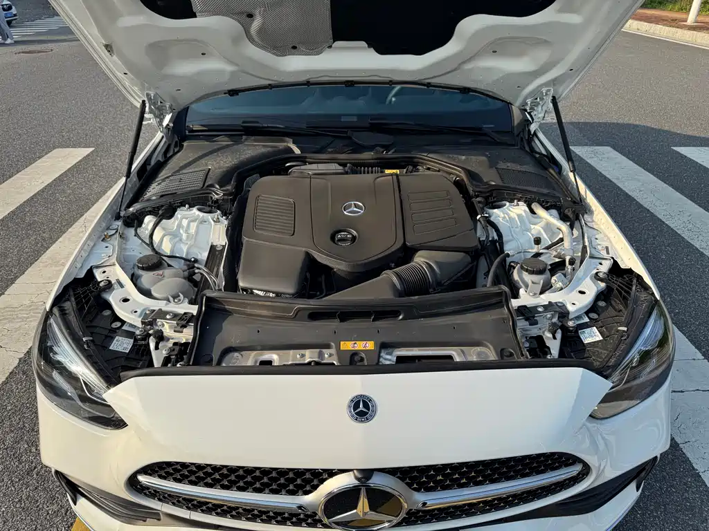 Mercedes-Benz C-Class 2025 — фото 17