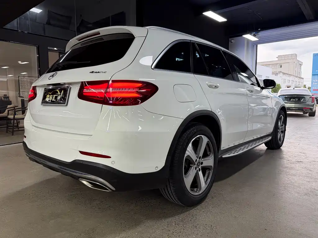 Mercedes-Benz GLC 2017 — фото 13