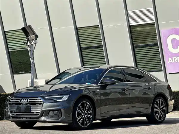 Audi A6L 2022
