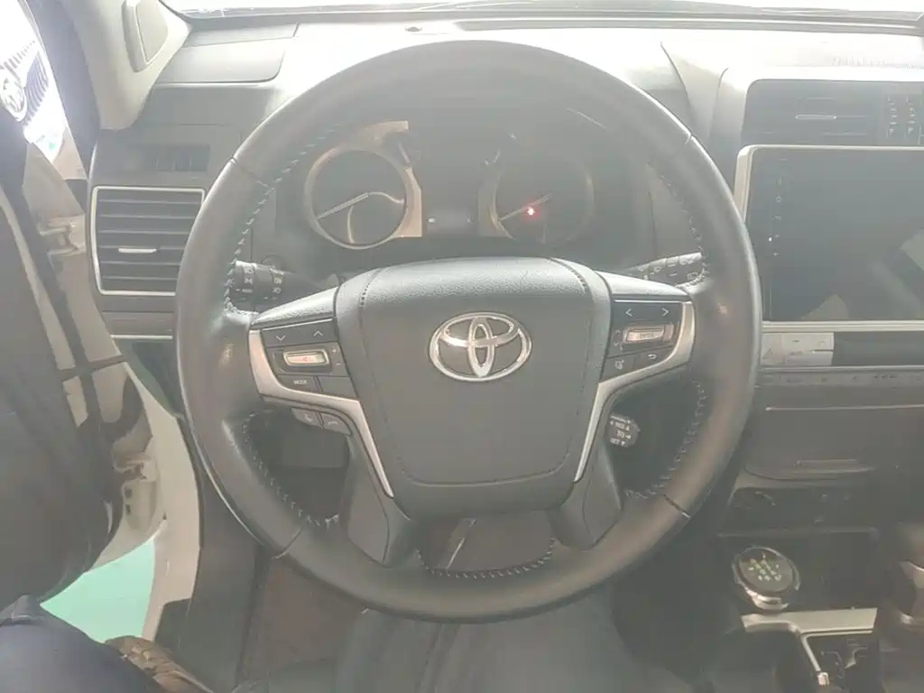 Toyota Prado 2019 — фото 11