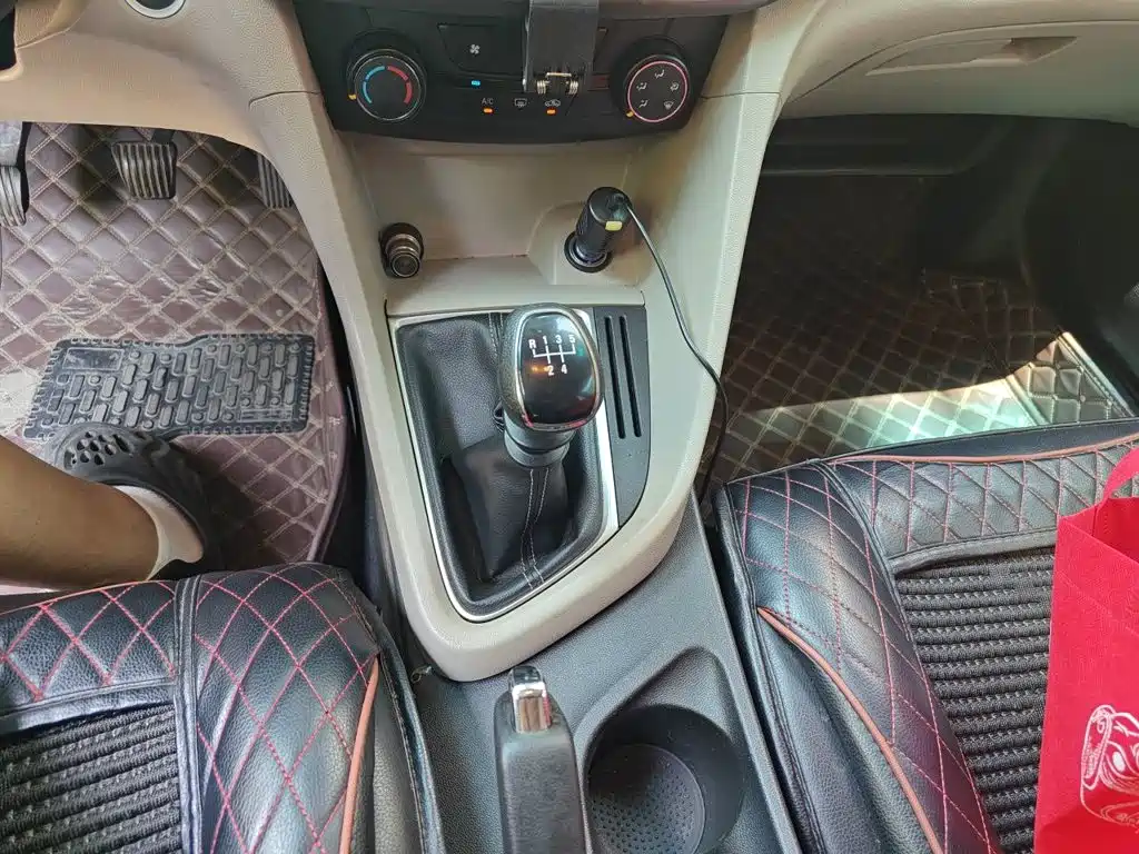 Buick Excelle 2016 — фото 15