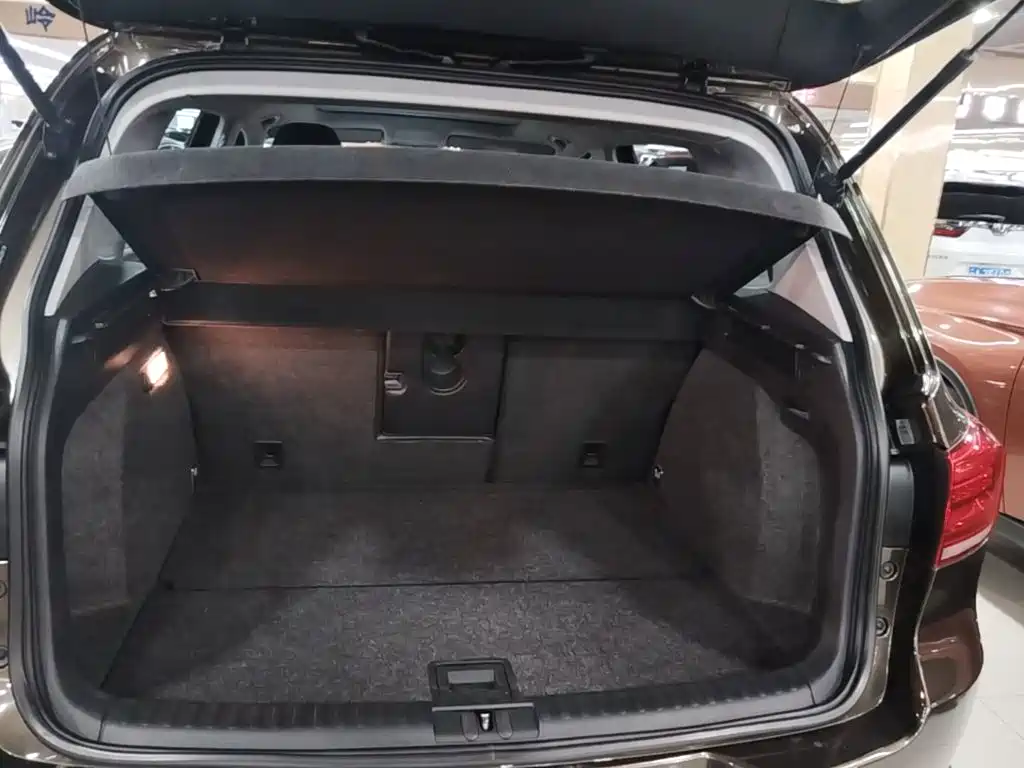 Volkswagen Tiguan 2018 — фото 19