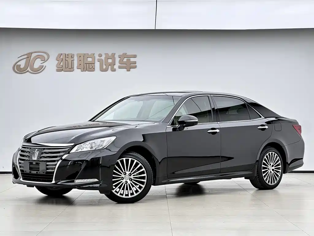 Toyota Crown 2017 — фото 1
