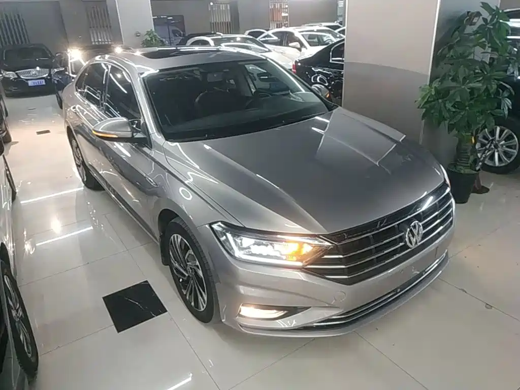 Volkswagen Sagitar 2021
