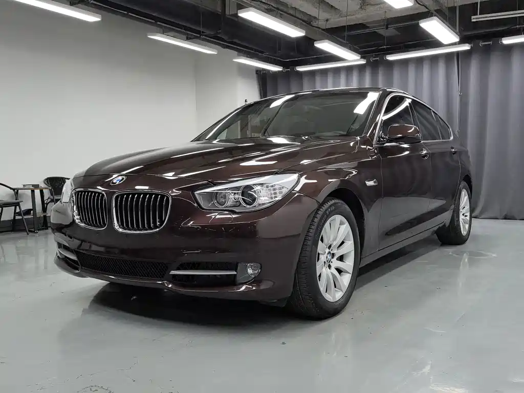BMW 5 Series GT 2011 — фото 1