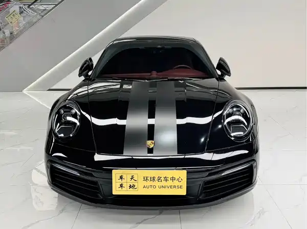 Porsche 911 2025