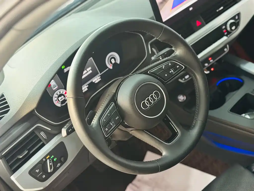 Audi A4L 2020 — фото 13