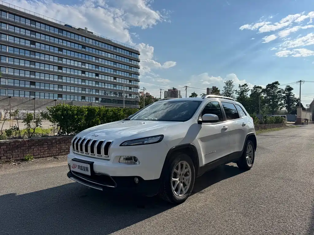 Jeep Cherokee 2018 — фото 1