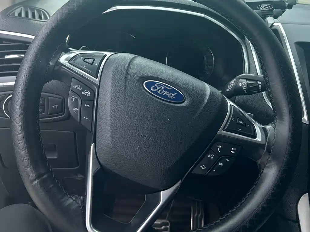 Ford Edge 2017 — фото 6
