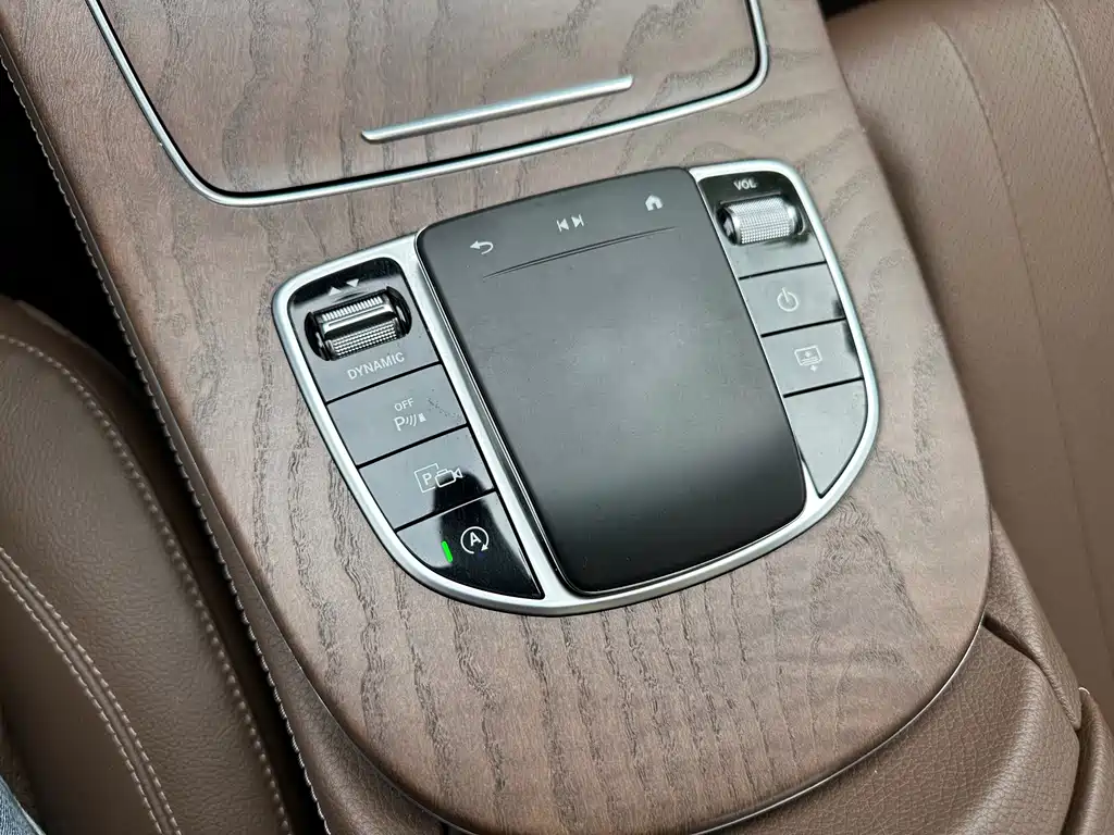 Mercedes-Benz E-Class 2021 — фото 10