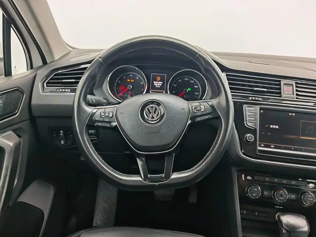 Volkswagen Tiguan L 2017 — фото 11