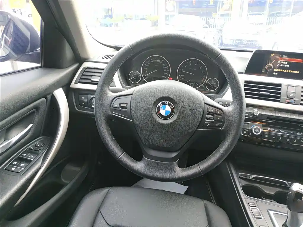 BMW 3 Series 2016 — фото 11
