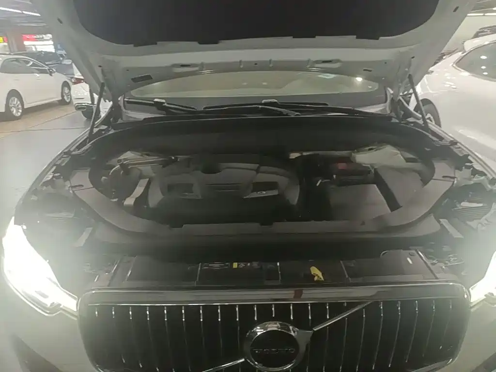 Volvo XC60 2021 — фото 20